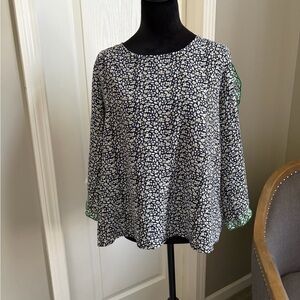 W5 Blue and White Patterned Blouse with Green Trim